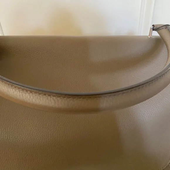 Celine large trapeze bag in taupe leather and suede - Picture 2 of 10